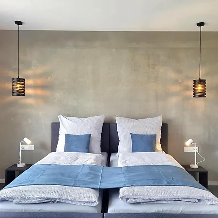 Schlossterrassen 8b * Pouch