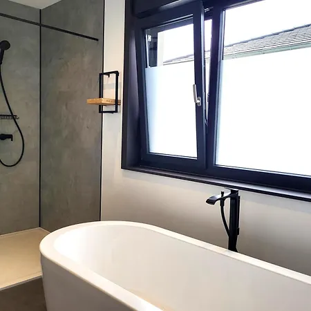 Schlossterrassen 8b * Pouch