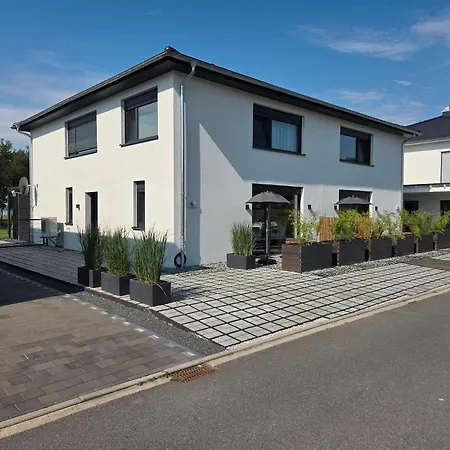 Schlossterrassen 8b * Pouch