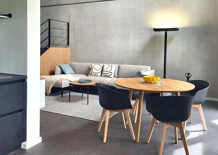 Schlossterrassen 8b Pouch