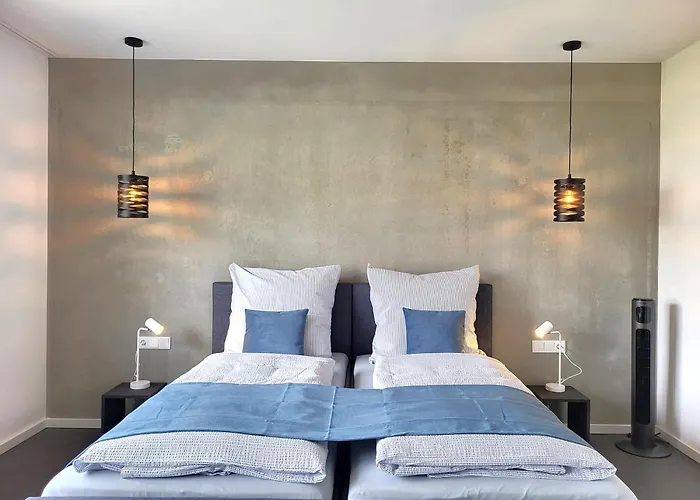 Schlossterrassen 8b * Pouch