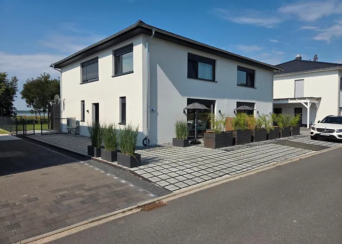 Schlossterrassen 8b * Pouch